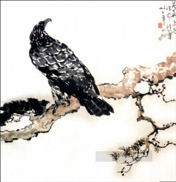 シュ・ベイホン・ジュ・ペオン Painting - 古い中国の墨の枝に徐北紅の鷲